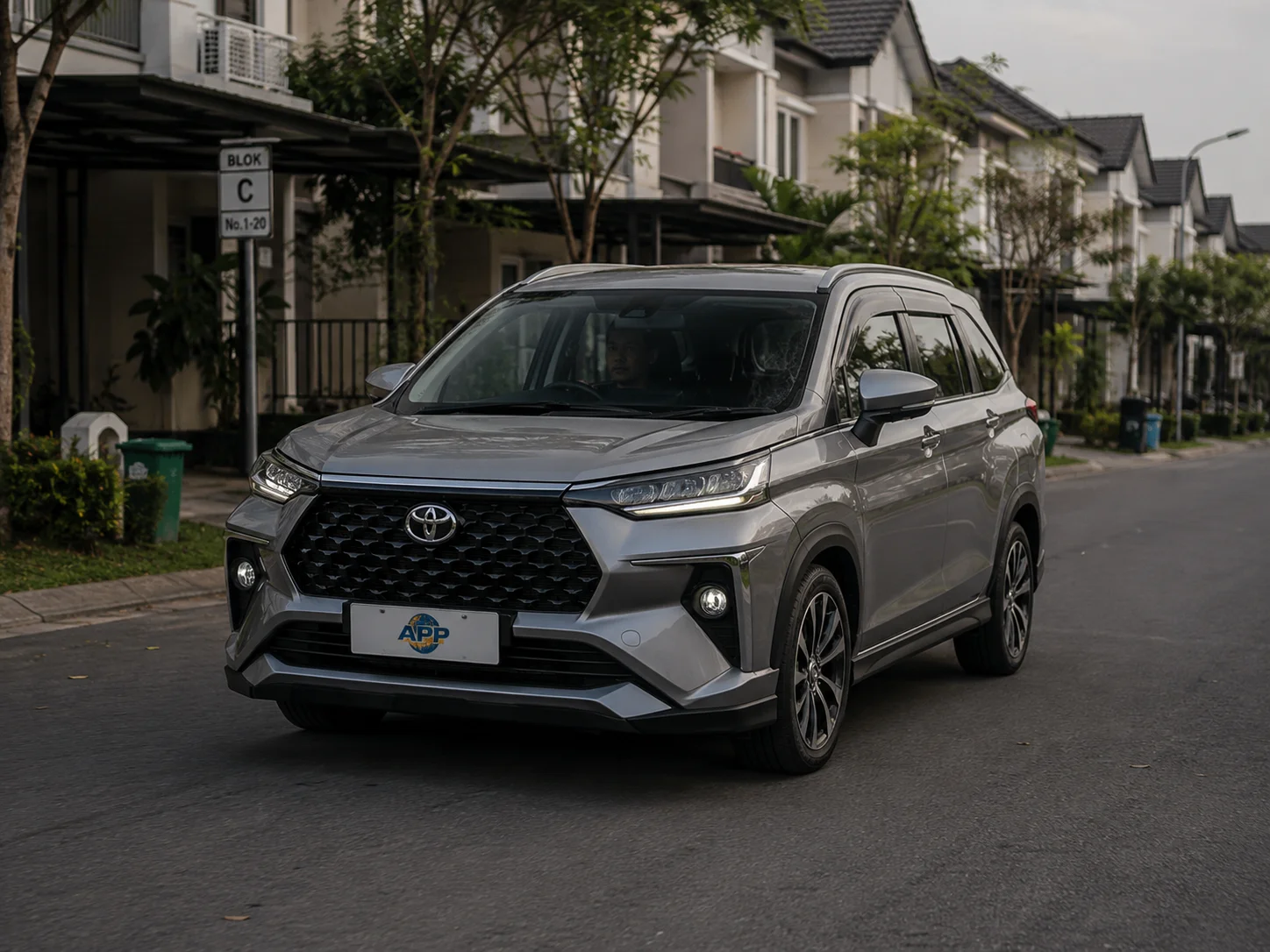 Rental Toyota Veloz - MPV Modern CVT Matic 7 Penumpang